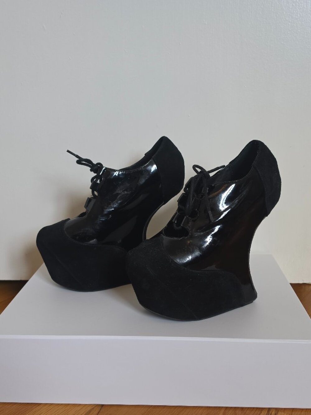 Jeffrey Campbell Nite Crawl Black Patent Platform Heels Size 8M